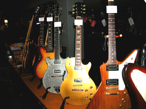 mmmvintageguitarshow04.jpg